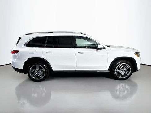 Used 2023 Mercedes-Benz GLS 450 4MATIC image 11