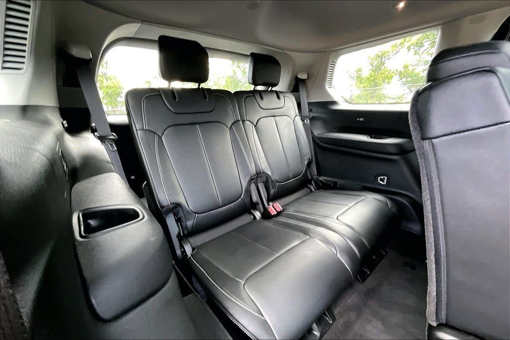 Used 2021 Jeep Grand Cherokee L Limited AWD/4WD image 27