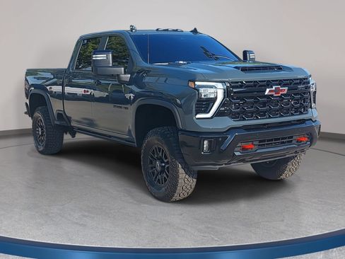 Used 2026 Chevrolet Silverado 2500 ZR2 w/ LPO, Dark Essentials Package AWD/4WD image 3