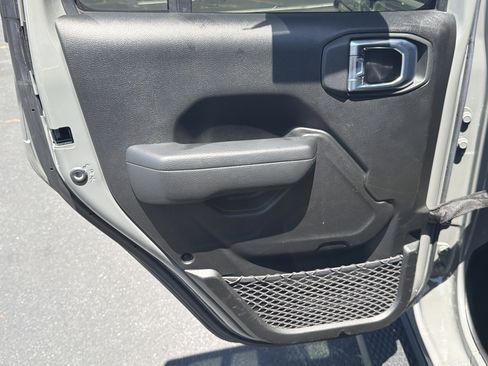 Used 2022 Jeep Wrangler Unlimited Sport image 26