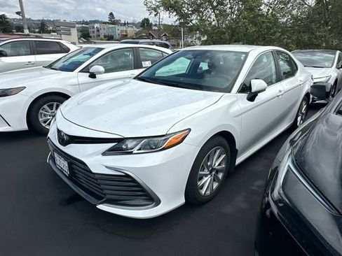 Used 2024 Toyota Camry LE w/ Convenience Package image 2