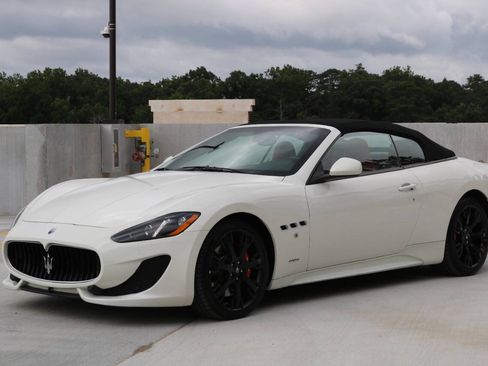Used 2014 Maserati GranTurismo MC RWD image 22
