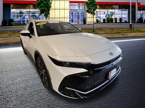 Used 2024 Toyota Crown XLE image 2