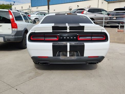Used 2019 Dodge Challenger R/T RWD image 8