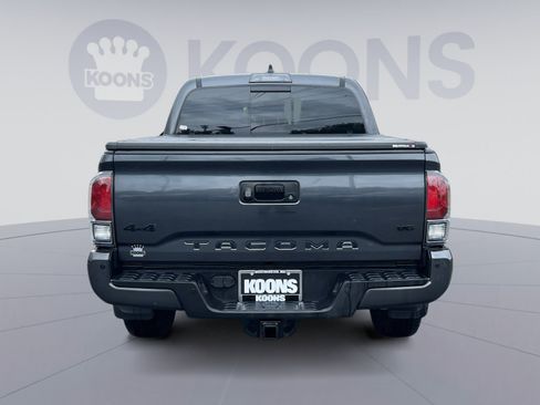 Used 2022 Toyota Tacoma Limited w/ Nightshade Package AWD/4WD image 5