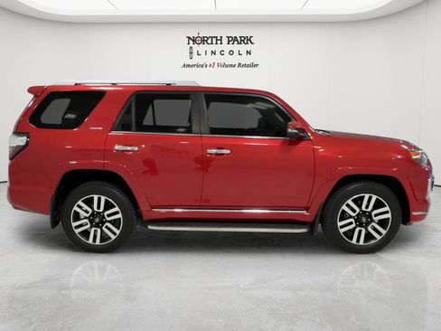 Used 2022 Toyota 4Runner Limited AWD/4WD image 6