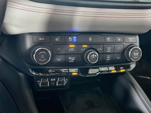 Used 2023 Dodge Durango GT AWD/4WD image 16
