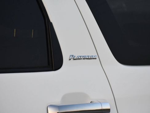 Used 2013 Toyota Sequoia Platinum AWD/4WD image 9