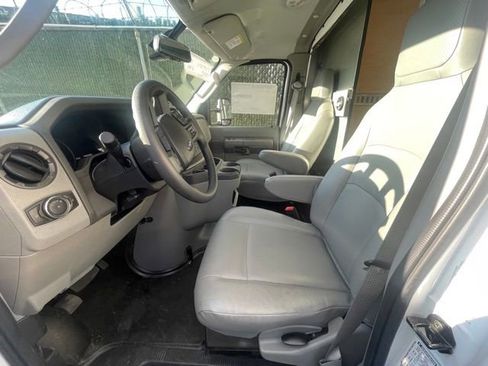 New 2024 Ford E-450 and Econoline 450 Super Duty w/ Driver's Safety Package RWD image 21