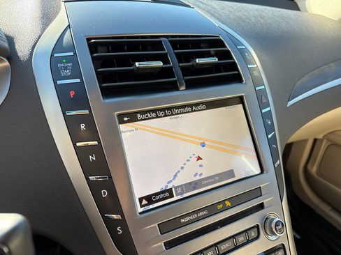 Used 2019 Lincoln MKZ Reserve image 19