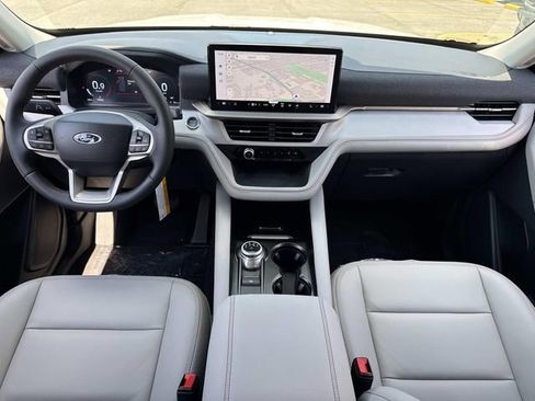 New 2025 Ford Explorer Active w/ Active Comfort Package image 18