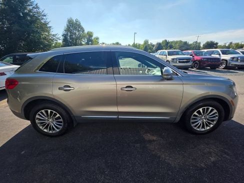 Used 2018 Lincoln MKX Select w/ Select Plus Package AWD/4WD image 4