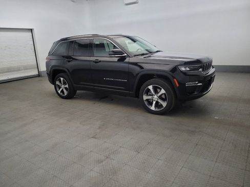 Used 2022 Jeep Grand Cherokee Limited 4xe w/ Luxury Tech Group II AWD/4WD image 11
