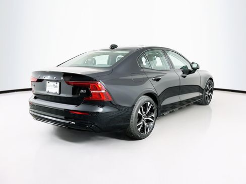 Used 2024 Volvo S60 B5 Core image 9
