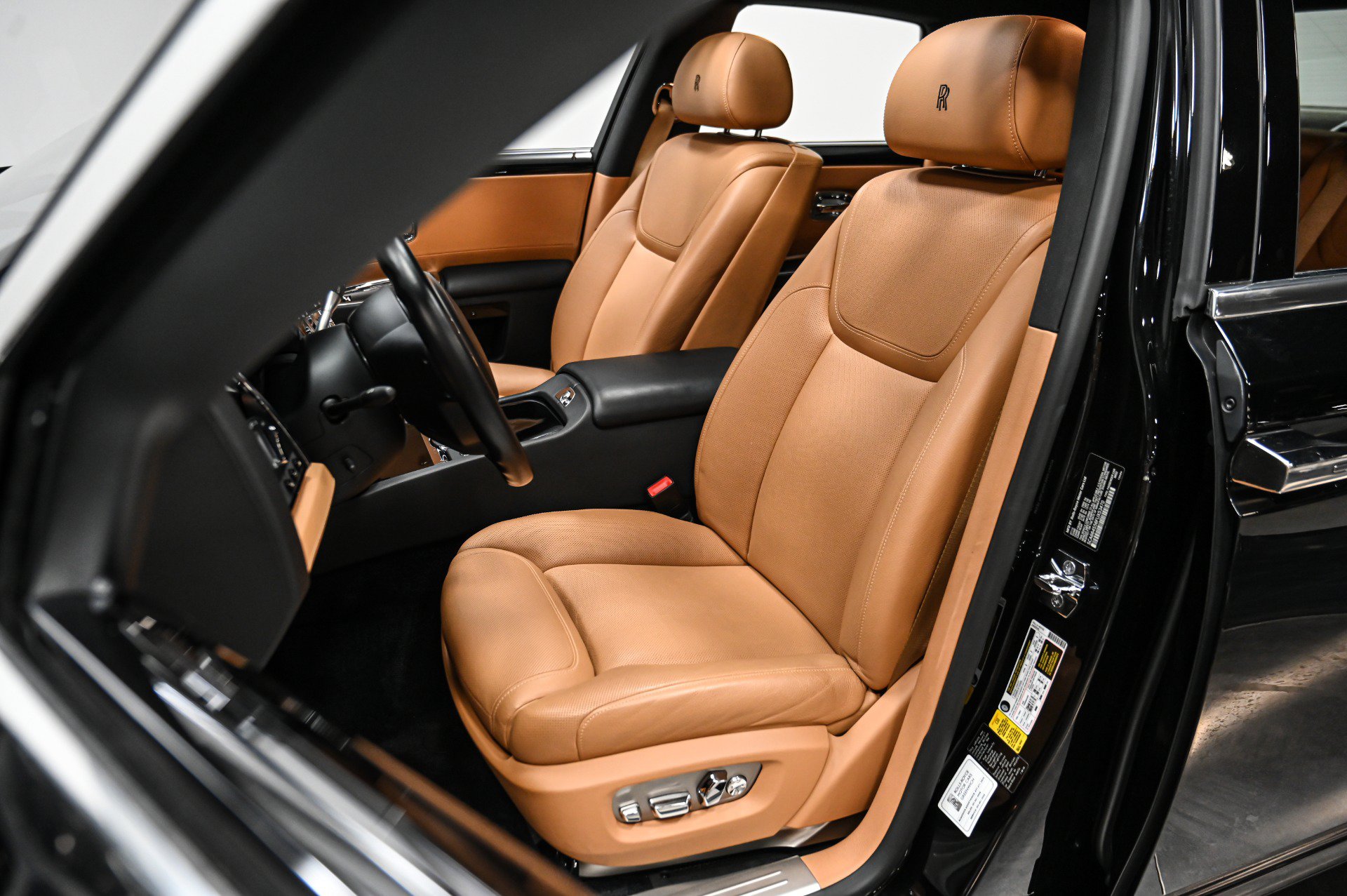 Used 2015 Rolls-Royce Ghost RWD image 6