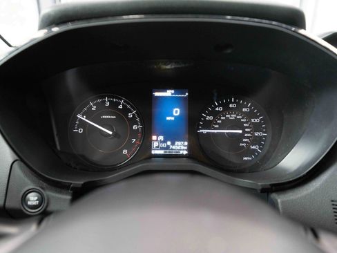 Used 2020 Subaru Crosstrek 2.0i AWD/4WD image 16