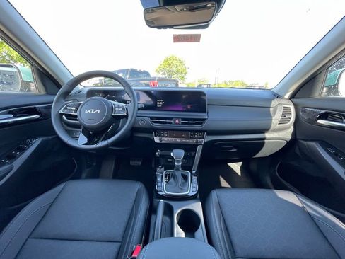 New 2026 Kia Seltos EX FWD image 29