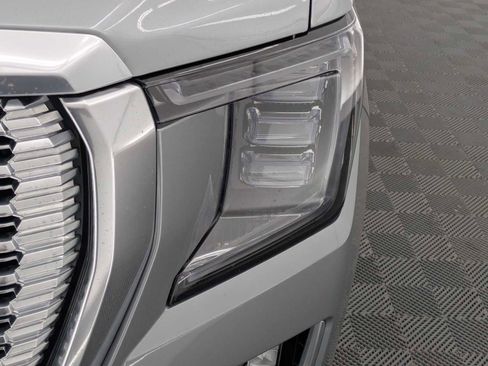 Used 2024 GMC Yukon XL Denali image 10