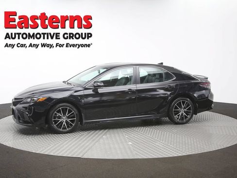 Used 2024 Toyota Camry SE w/ Cold Weather Package FWD image 60