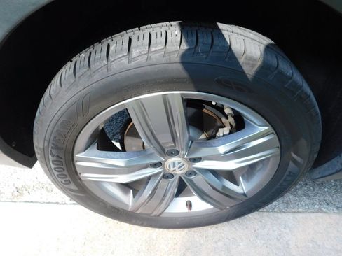 Used 2019 Volkswagen Tiguan SEL Premium AWD/4WD image 8