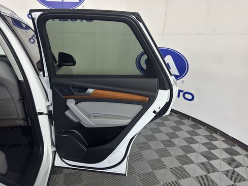 Used 2023 Audi Q5 2.0T Premium image 38