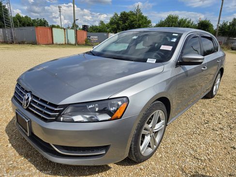 Used 2014 Volkswagen Passat TDI SE FWD image 1