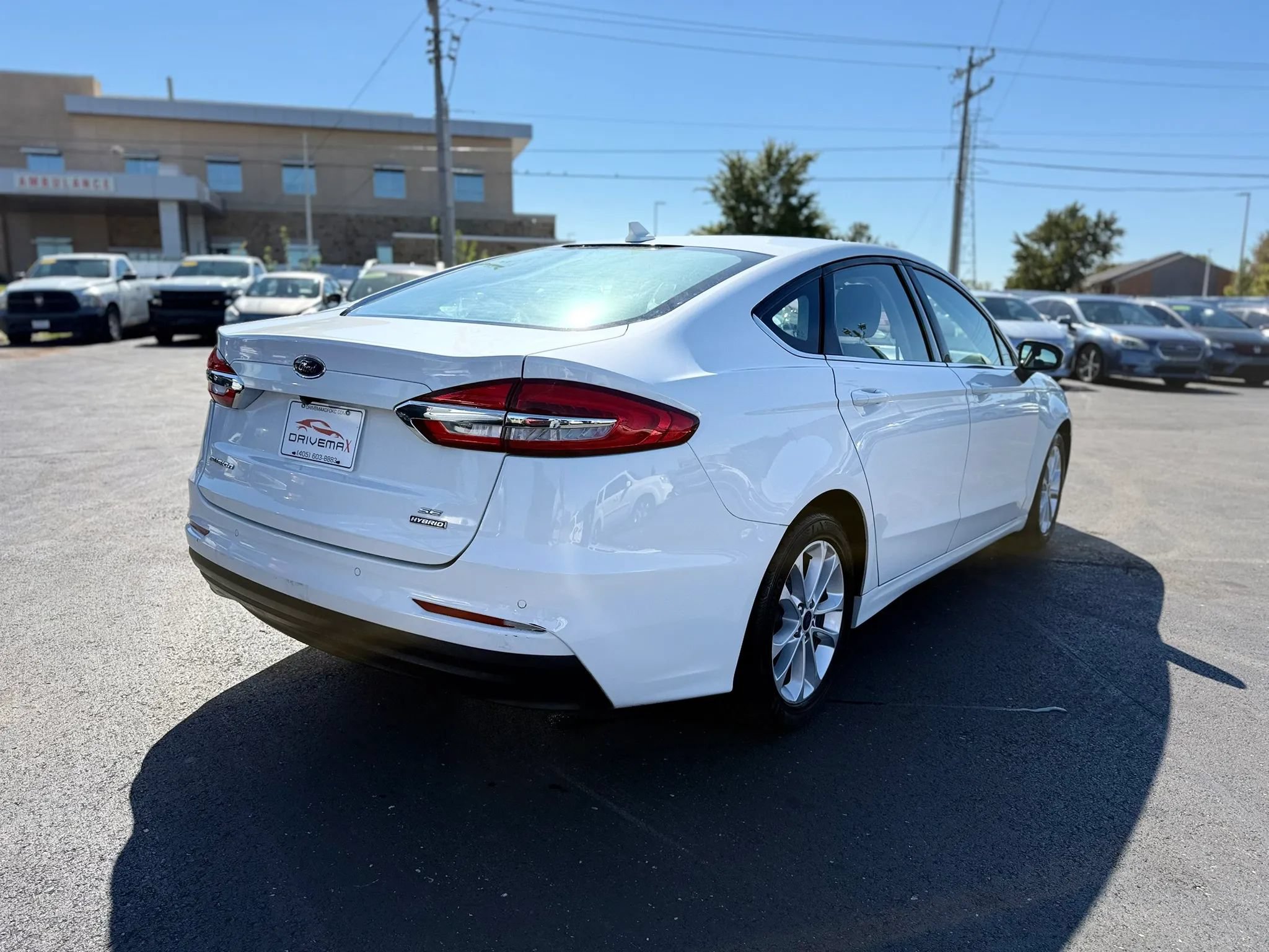 Used 2020 Ford Fusion SE FWD image 3