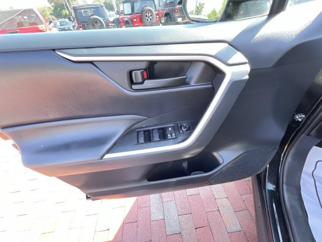 Used 2023 Toyota RAV4 LE FWD image 10