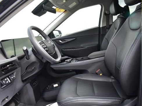 Certified 2025 Kia EV6 Wind image 22