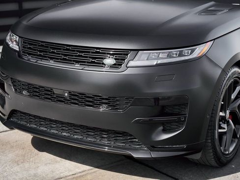 Used 2025 Land Rover Range Rover Sport Dynamic SE image 12