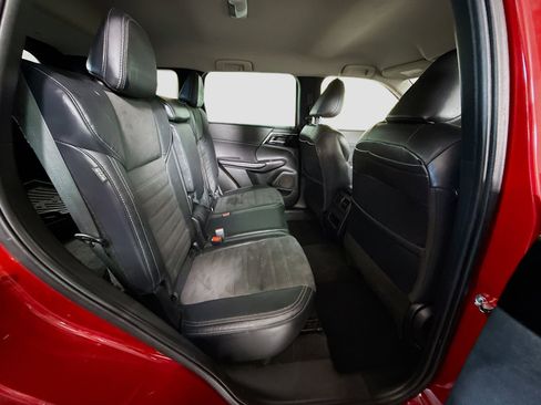 Used 2023 Mitsubishi Outlander SE Black Edition image 27