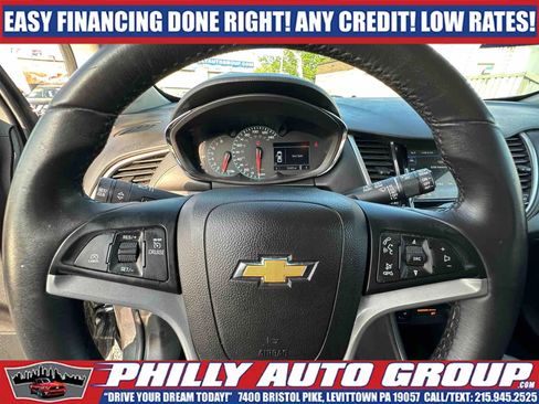 Used 2018 Chevrolet Trax LT w/ LT Convenience Package AWD/4WD image 13