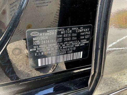 Used 2025 Genesis G70 2.5T w/ Sport Prestige Package image 19