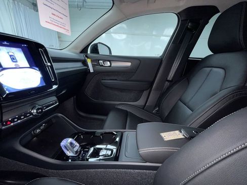 New 2026 Volvo XC40 B5 Plus w/ Protection Package Premier image 4