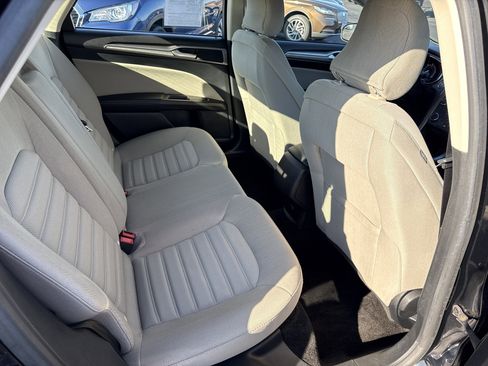 Used 2018 Ford Fusion S image 25