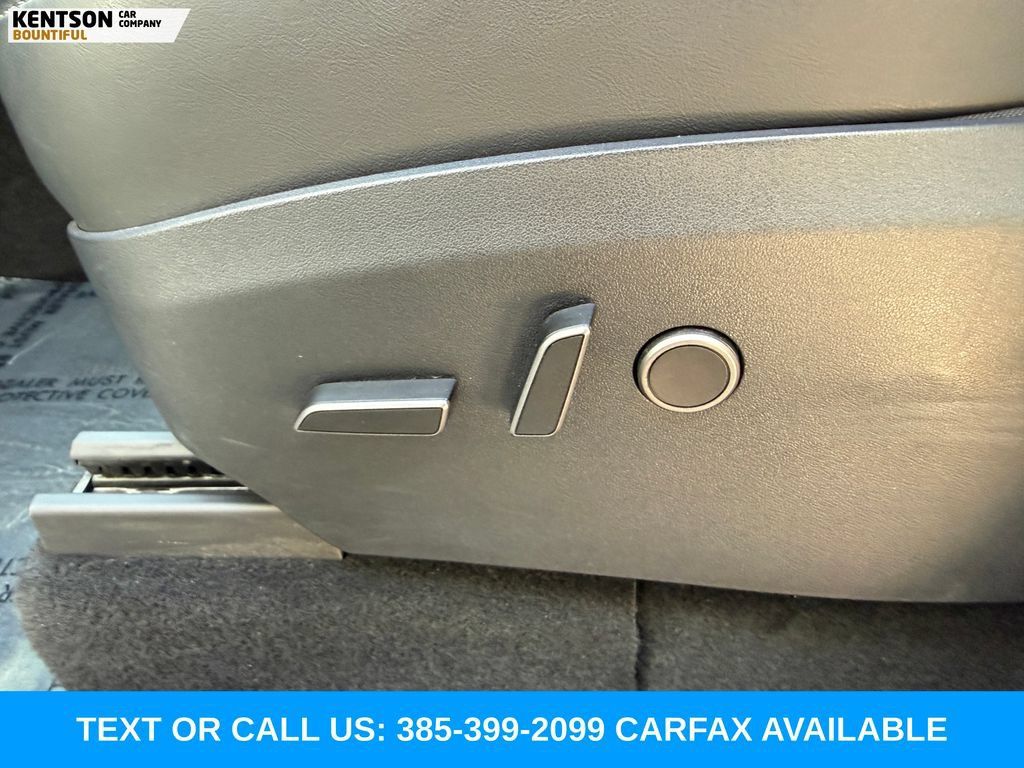 Used 2023 Tesla Model Y Long Range AWD/4WD image 28