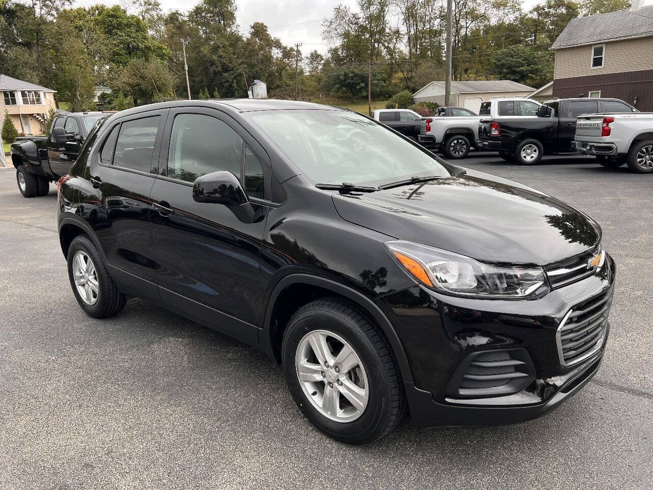 Used 2021 Chevrolet Trax LS w/ Tint and Cruise Package AWD/4WD image 3