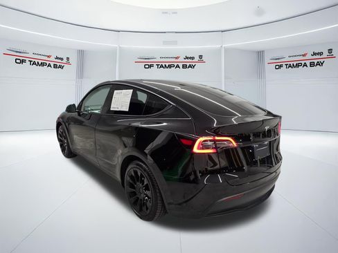 Used 2021 Tesla Model Y Long Range AWD/4WD image 4