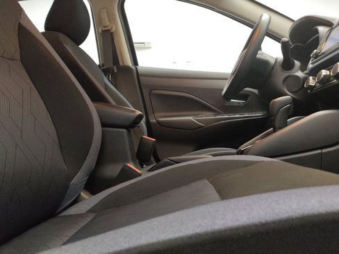 Used 2025 Nissan Versa SV FWD image 21