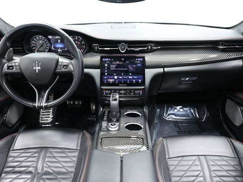 Used 2022 Maserati Quattroporte Trofeo RWD image 46