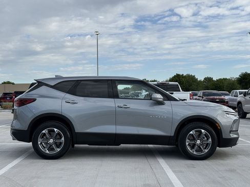 Certified 2025 Chevrolet Blazer LT image 3