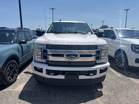 Used 2019 Ford F250 Limited w/ FX4 Off-Road Package AWD/4WD image 2
