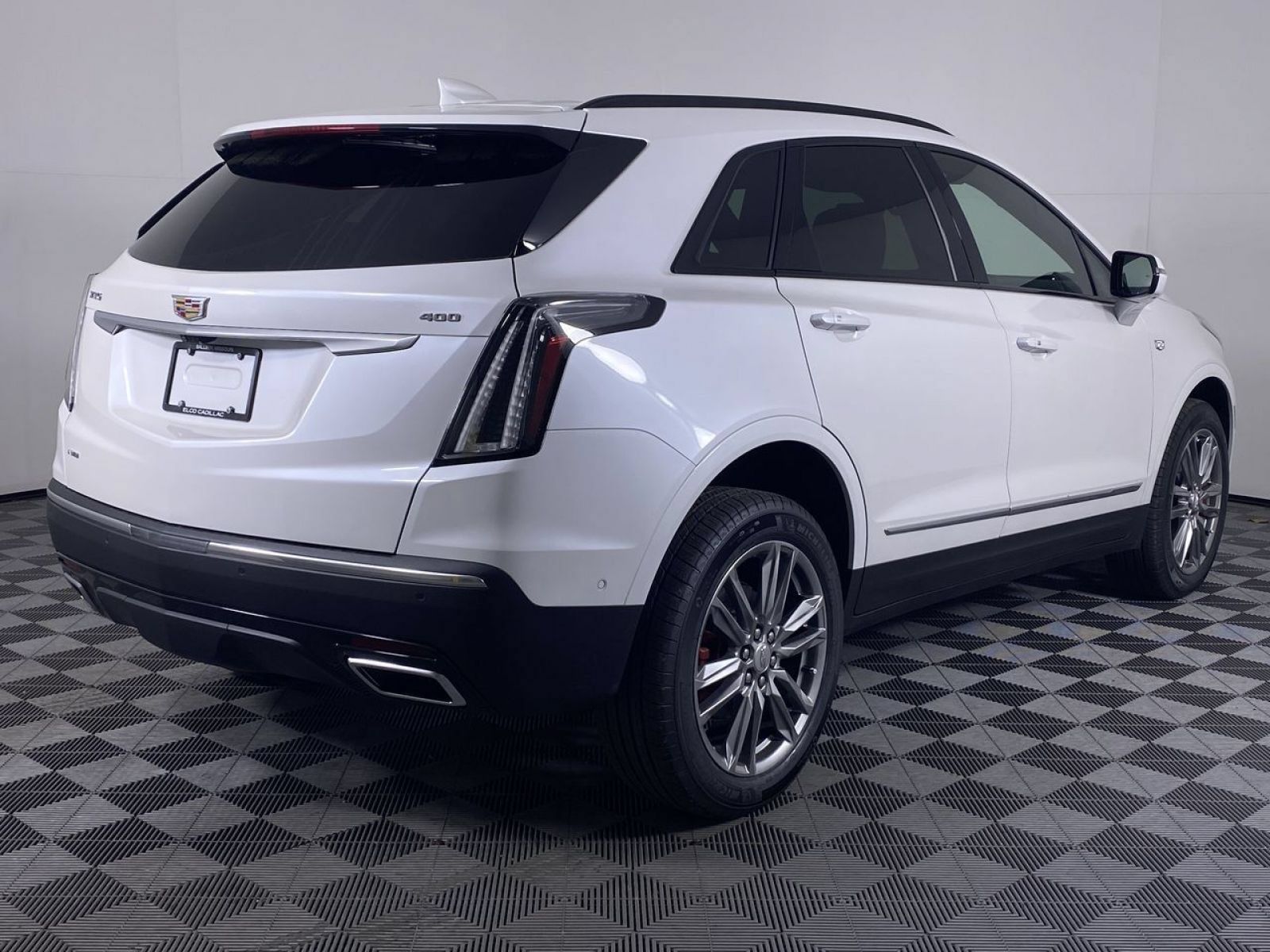 New 2026 Cadillac XT5 Sportv w/ LPO, Floor Liner Package AWD/4WD image 21