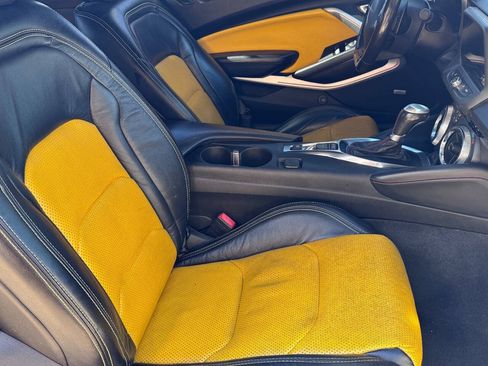Used 2020 Chevrolet Camaro SS RWD image 6