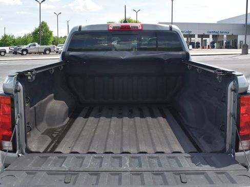 Used 2023 Chevrolet Colorado LT w/ LT Convenience Package II RWD image 12