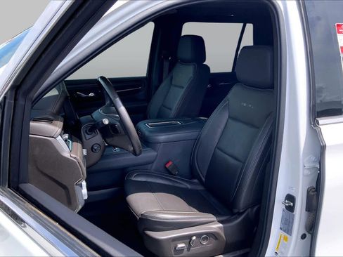 Used 2021 GMC Yukon Denali w/ Advanced Technology Package RWD image 8