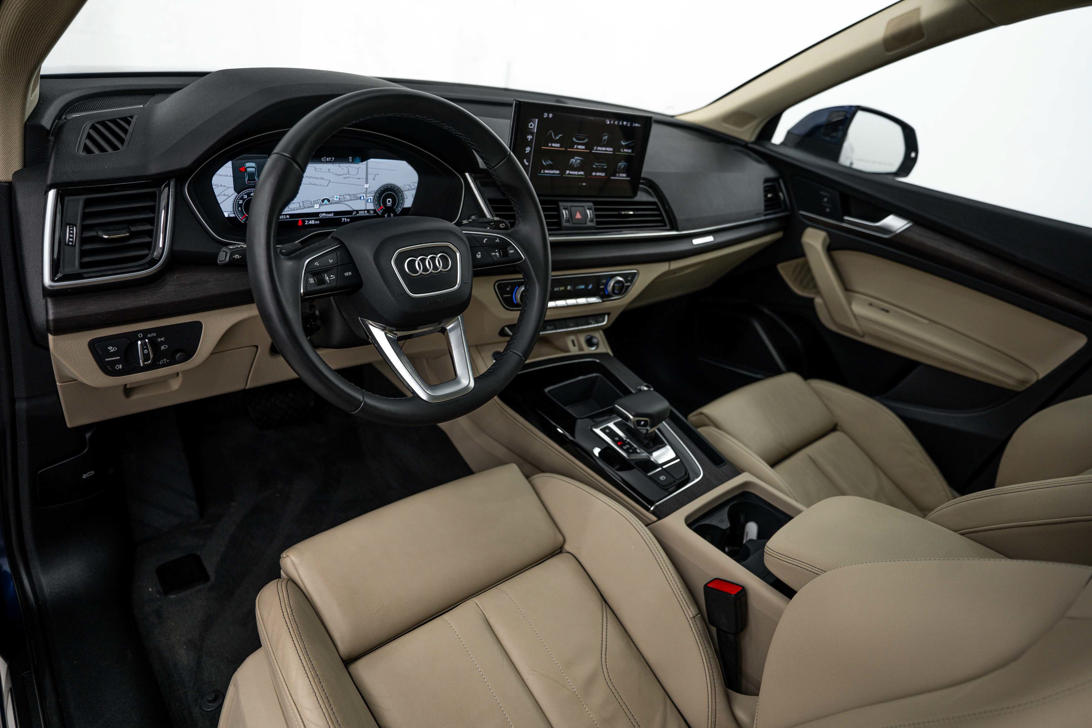 Certified 2024 Audi Q5 2.0T Premium Plus w/ Premium Plus Package AWD/4WD image 9