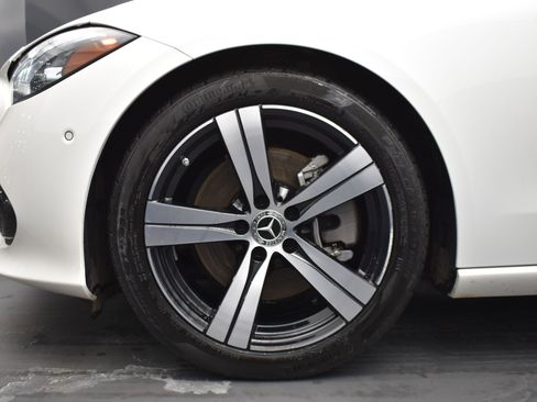 Used 2025 Mercedes-Benz C 300 4MATIC Sedan image 5