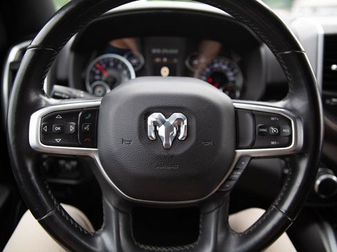Used 2019 RAM 1500 Big Horn AWD/4WD image 12