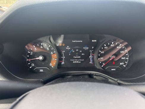 Used 2024 Jeep Compass Trailhawk AWD/4WD image 15